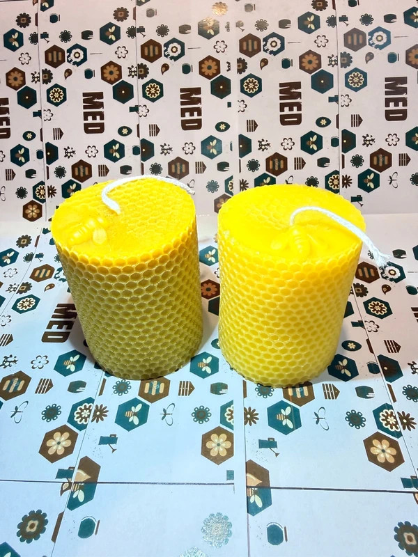 Ručně odlita svíčka z pravého včelího vosku, Cena 99,- Kč / KS